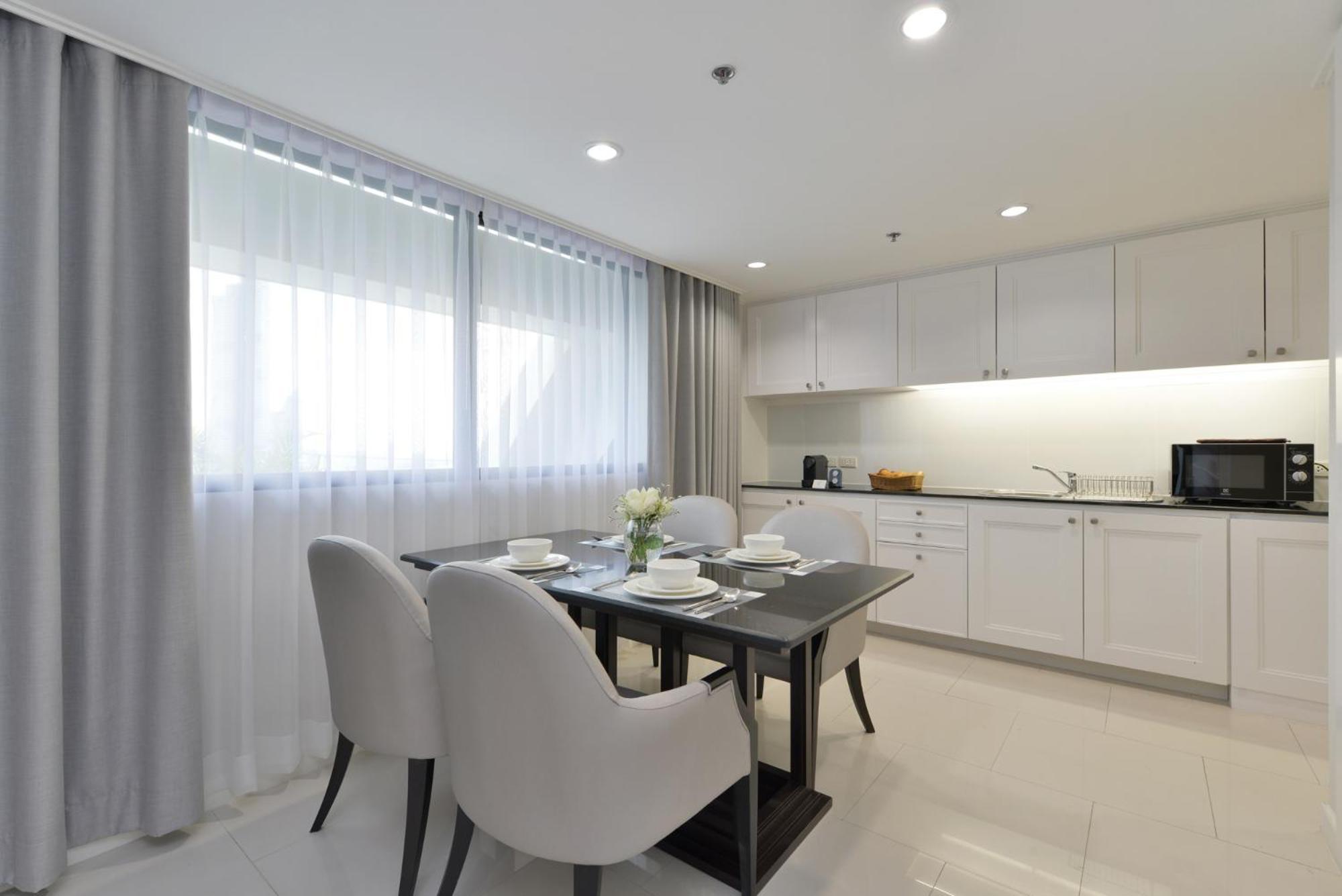 Centre Point Plus Hotel Silom - Newly Renovated Бангкок Номер фото