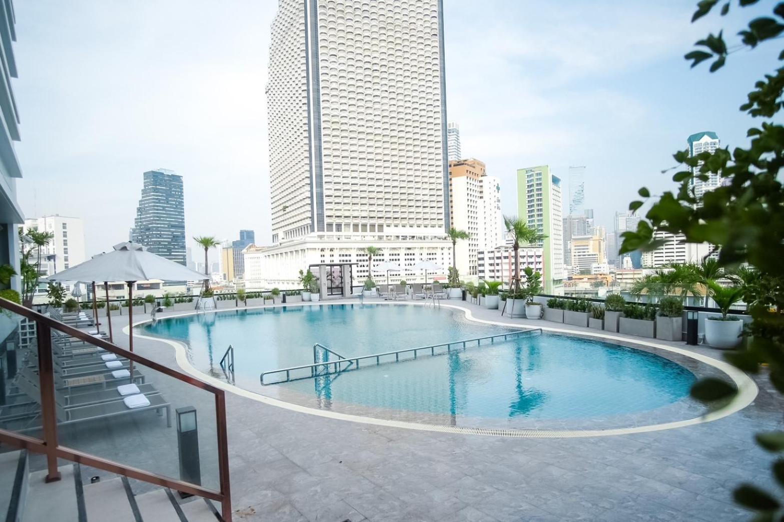 Centre Point Plus Hotel Silom - Newly Renovated Бангкок Экстерьер фото