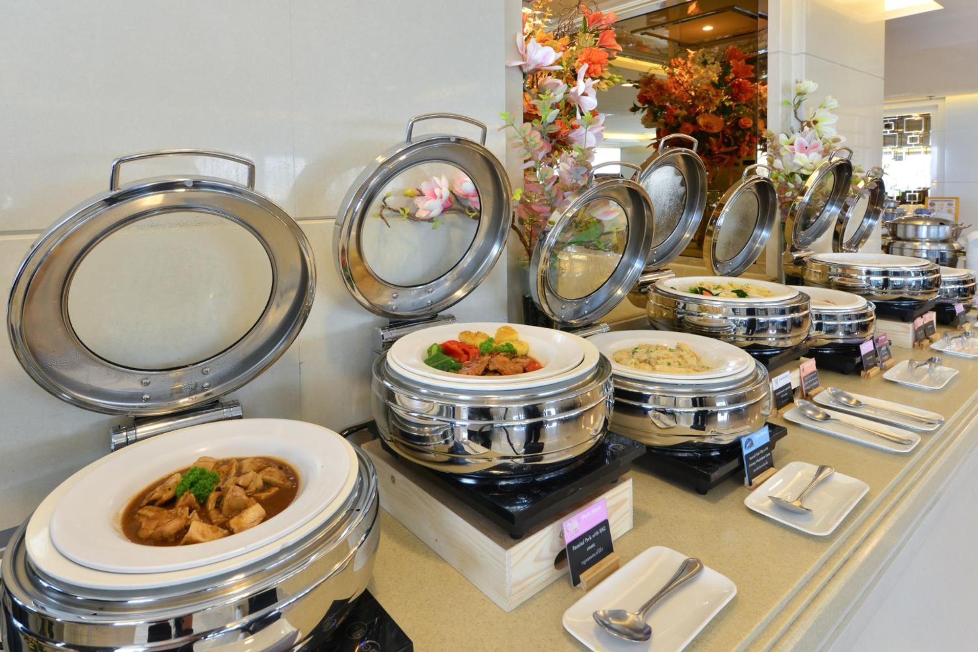 Centre Point Plus Hotel Silom - Newly Renovated Бангкок Экстерьер фото